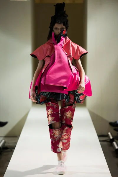 Look 3